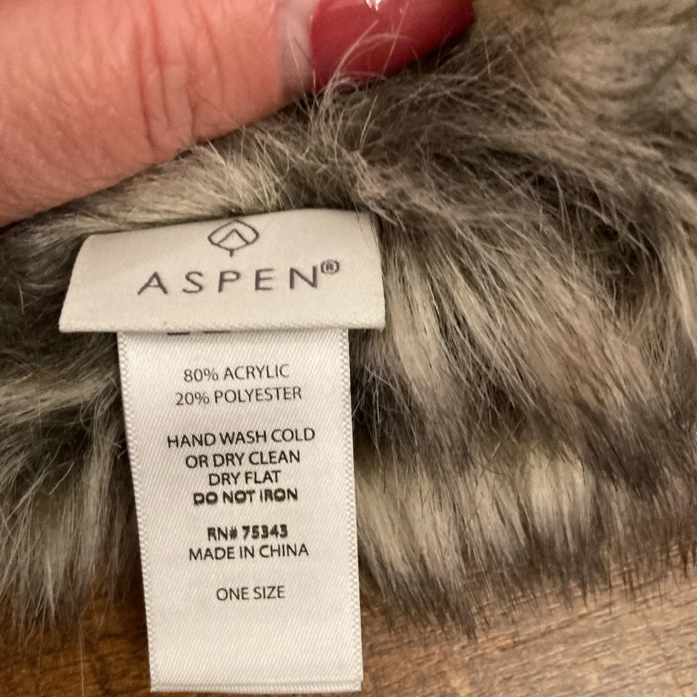 Aspen Elegant Faux Fur Mob Wife Women's Pull Thru Scarf